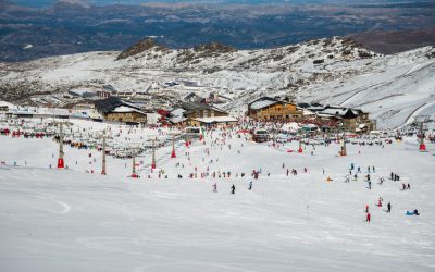 ¿Por qué ir a esquiar a Sierra Nevada en autobús?